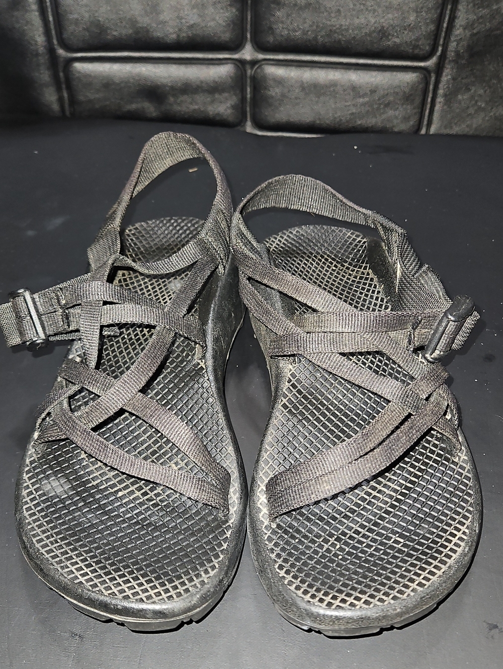 Women’s Chacos Strappy Outdoor Sandals Size 8